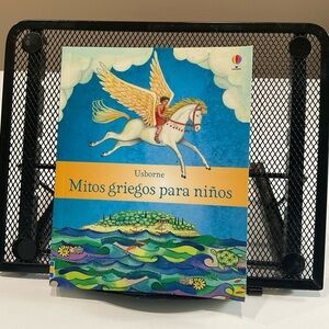 ❄️NWT Small (5.5x7”) Spanish Book (128 pages)